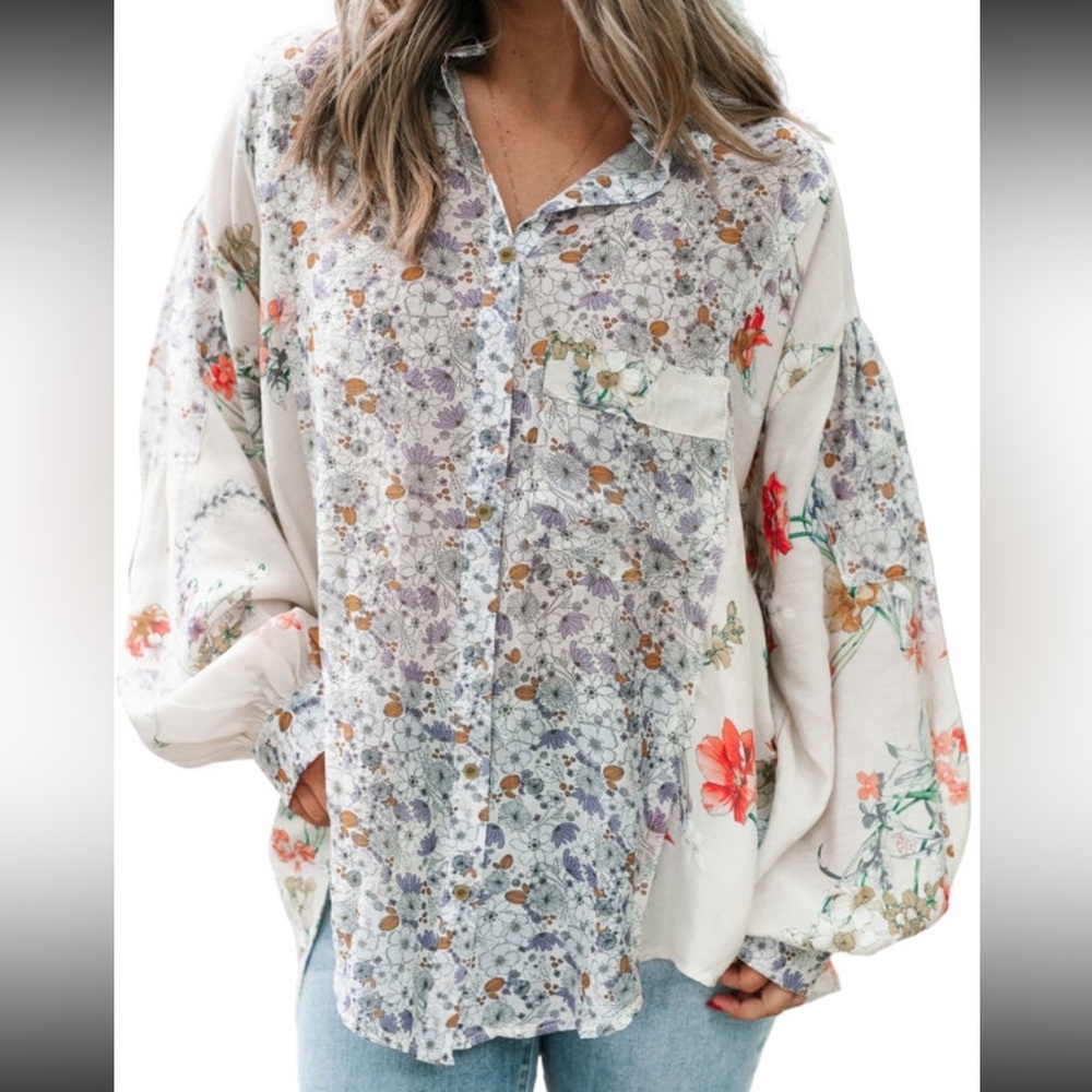 ❗️SOLD—- New! 🪻Purple Boho Floral Button Up
